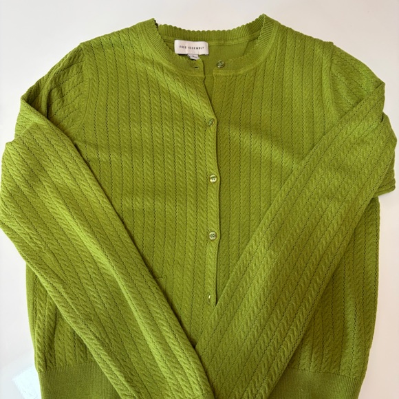 Olive Green Women's Cardigan Sweater. Excellent Condition Size M - Picture 8 of 11